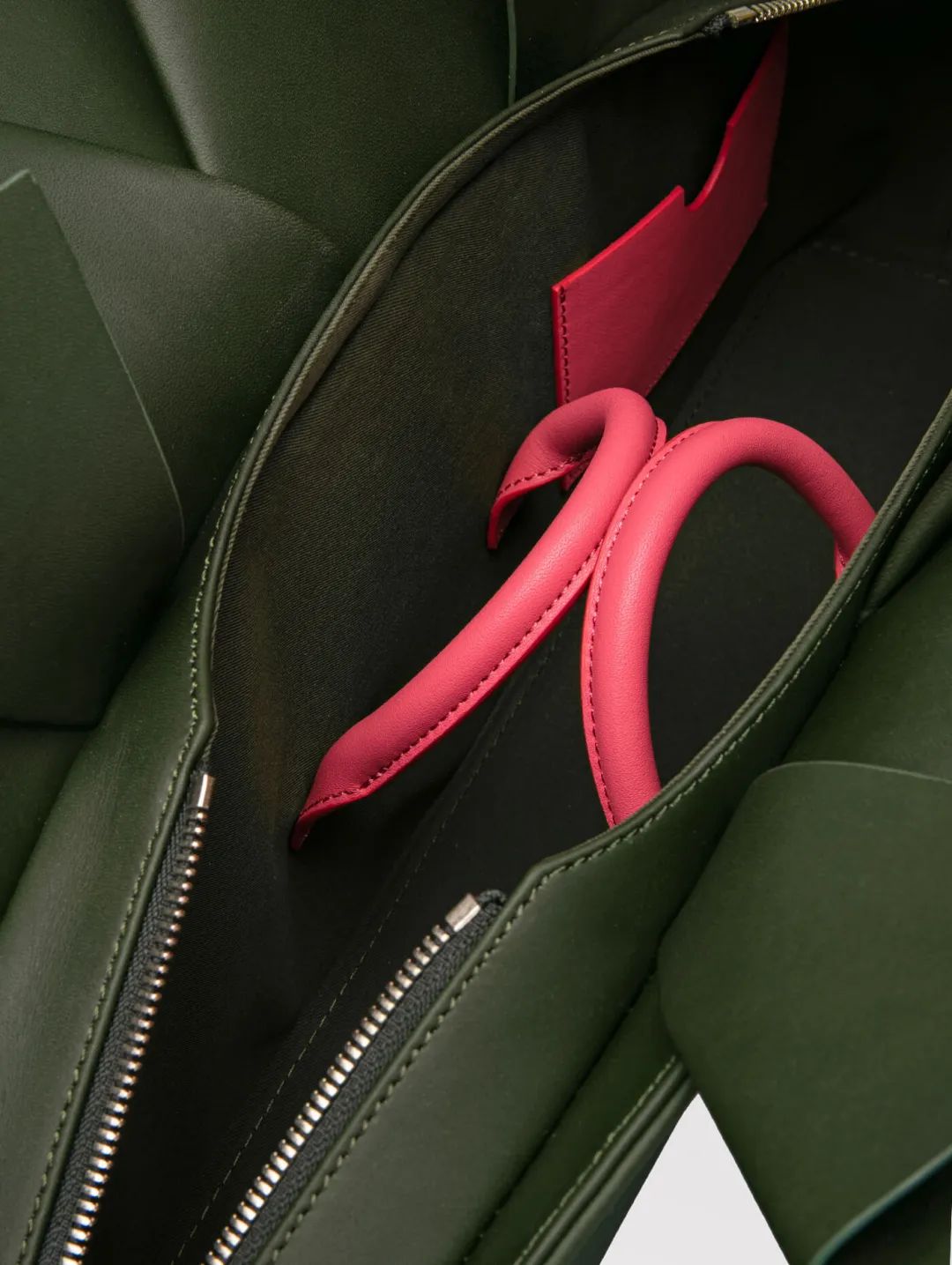 KrisXu：一个被UFO带来的国内设计师品牌包