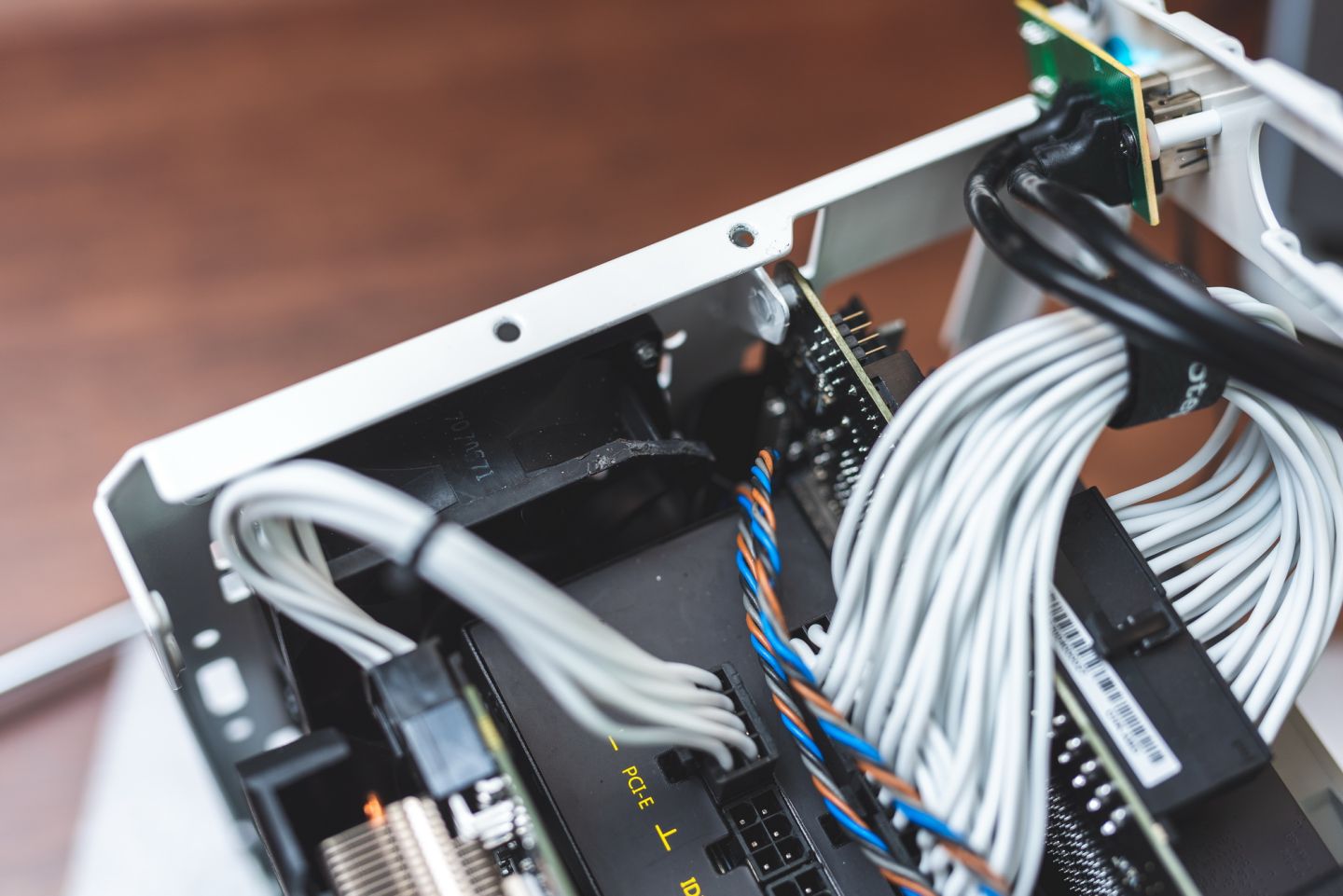 itx小钢炮需要什么,itx白色小钢炮安装教程