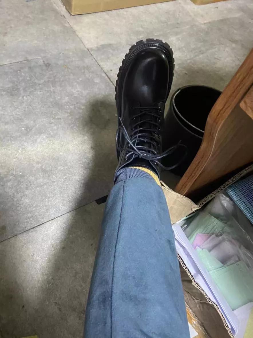 只要上班够土下班就没人认出,只要上班够土下班就认不出来