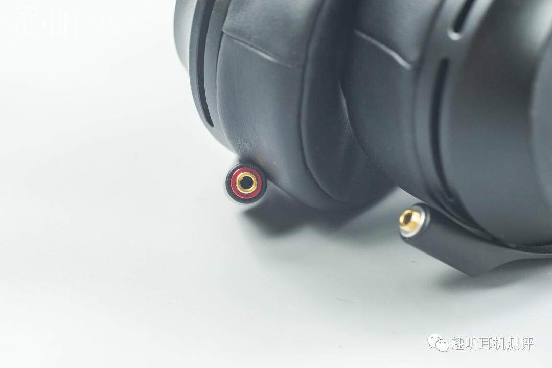 索尼mdrz7m2耳机线啥样,索尼mdr-z7m2是监听耳机吗