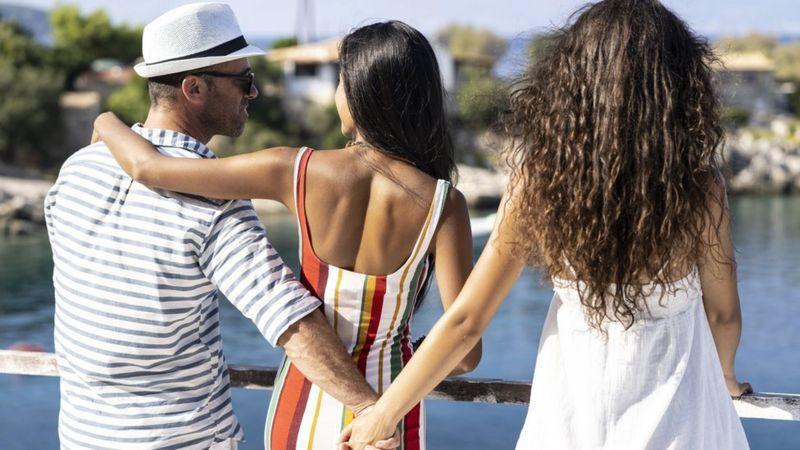 同时拥有多个男朋友的好处,有两个固定伴侣是多伴侣吗