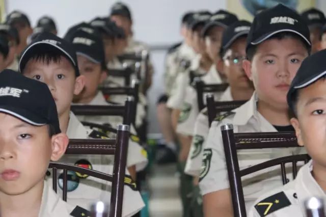 穿越军~童铁旅｜军事主题夏令营男子汉成长习惯养成