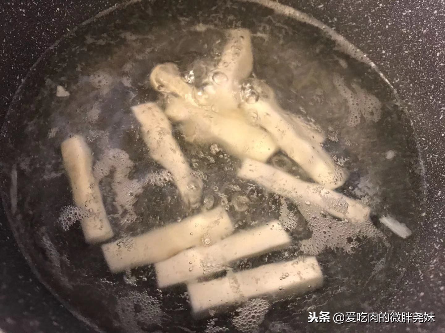 秋冬季，这道甜品女人要多吃，健脾润肺，通便美容，一看就会