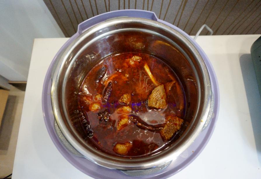 一锅两用双胆,一锅多用多功能的压力煲