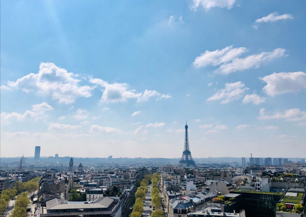 云巴黎旅游 (云旅游这一站出发童话小城布尔津)