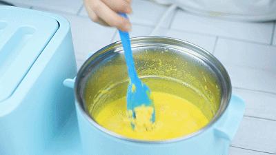 造型可爱的粒粒面,搭配亮丽的汤汁和芝士,不怕宝宝没胃口