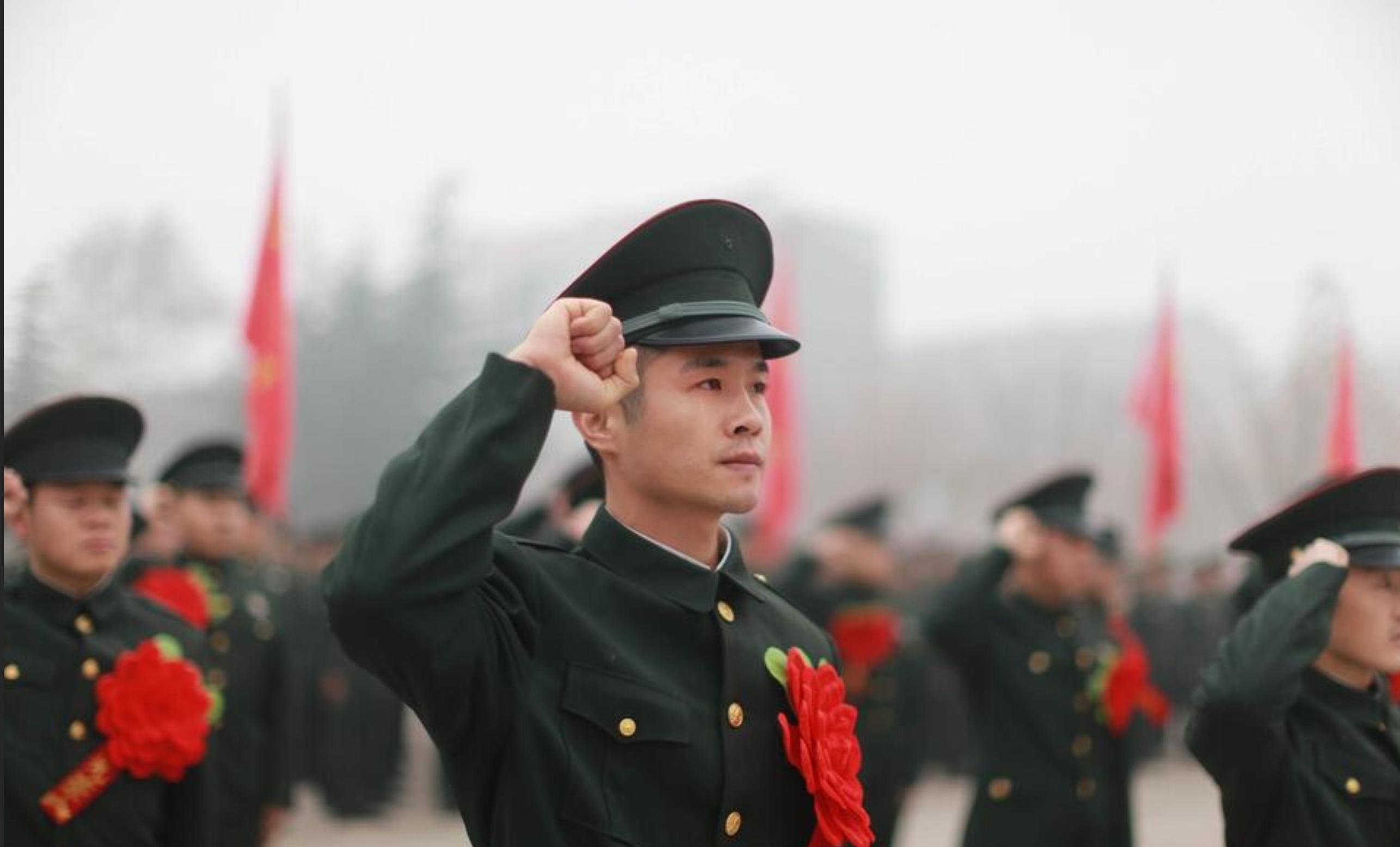 转业年龄比档案年龄大一岁怎么办,军士转业档案年龄与身份证不一致