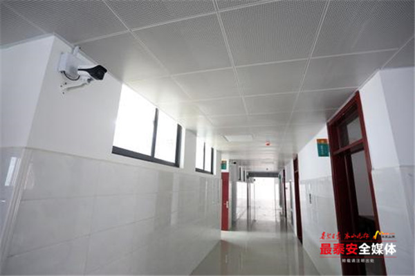 学校独特的文化氛围和人文气息,学校教育环境和氛围