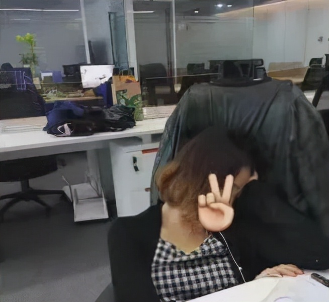 29岁成都女孩“组团养老”！辞职后和闺蜜在乡下爆改350㎡大房子