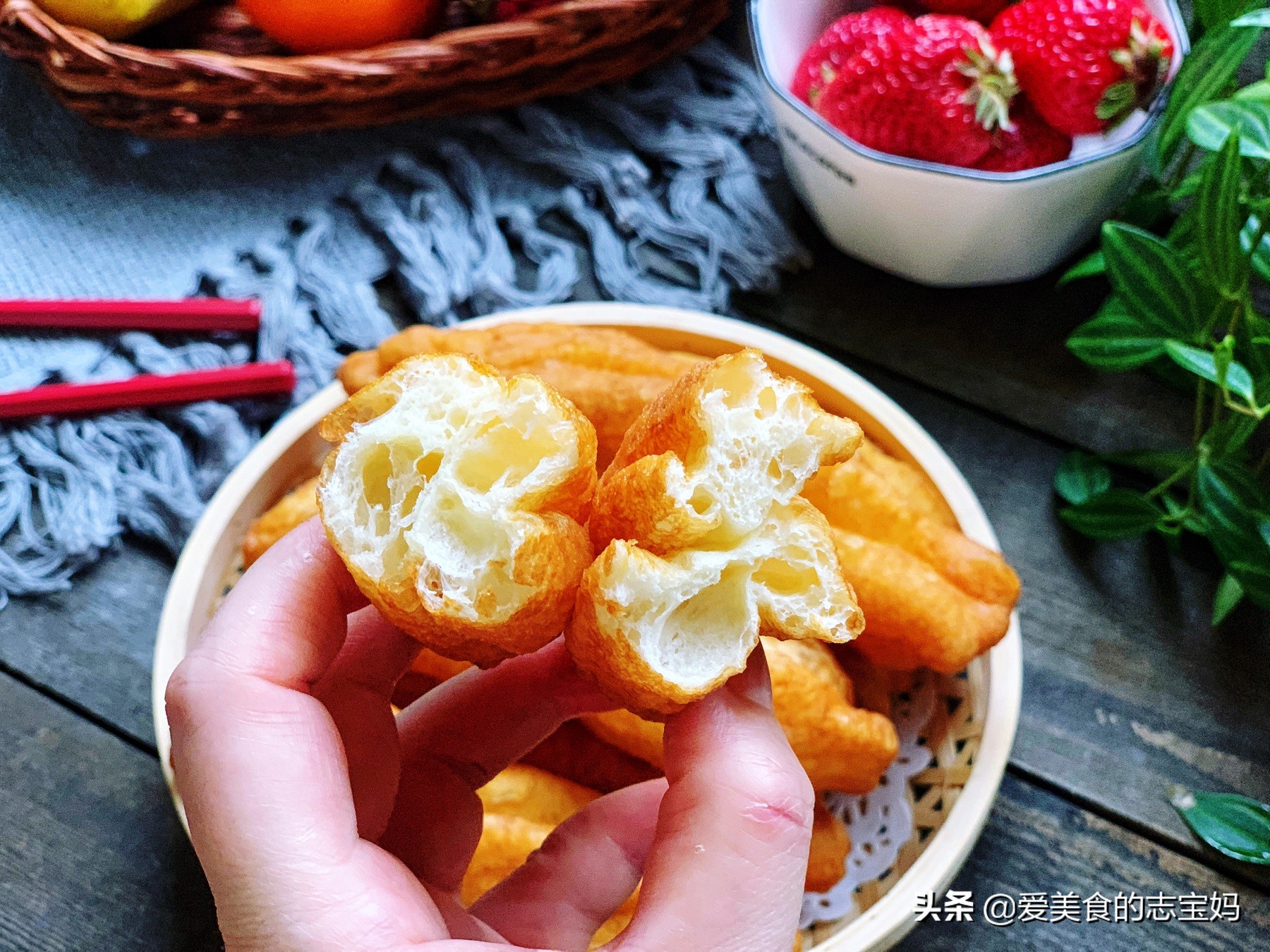 油条这样做更酥脆内含油条配方,油条怎样做才能蓬松酥脆有油条粉