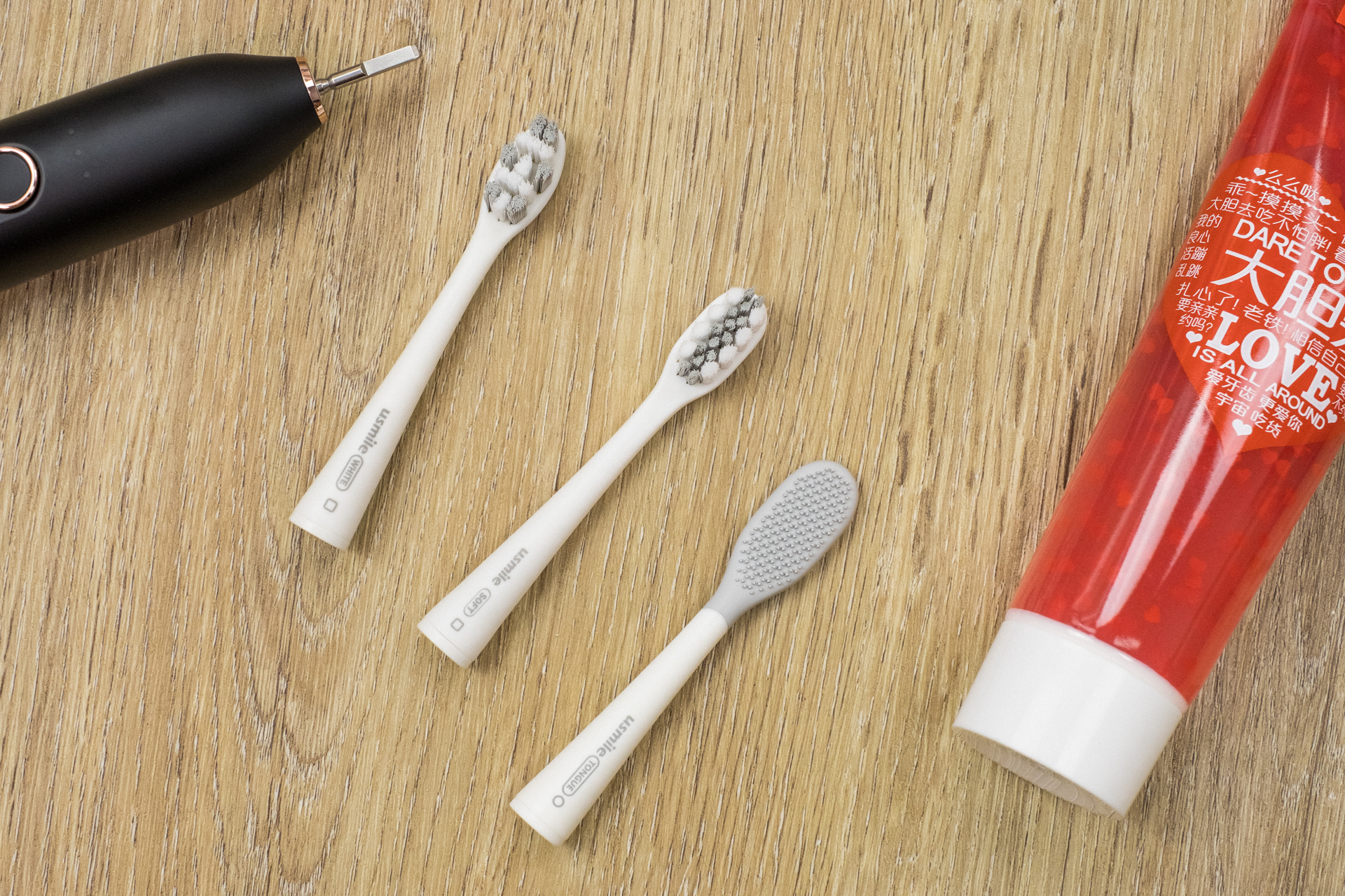 电动牙刷水里震动效果,电动牙刷刷牙的正确方法3d演示