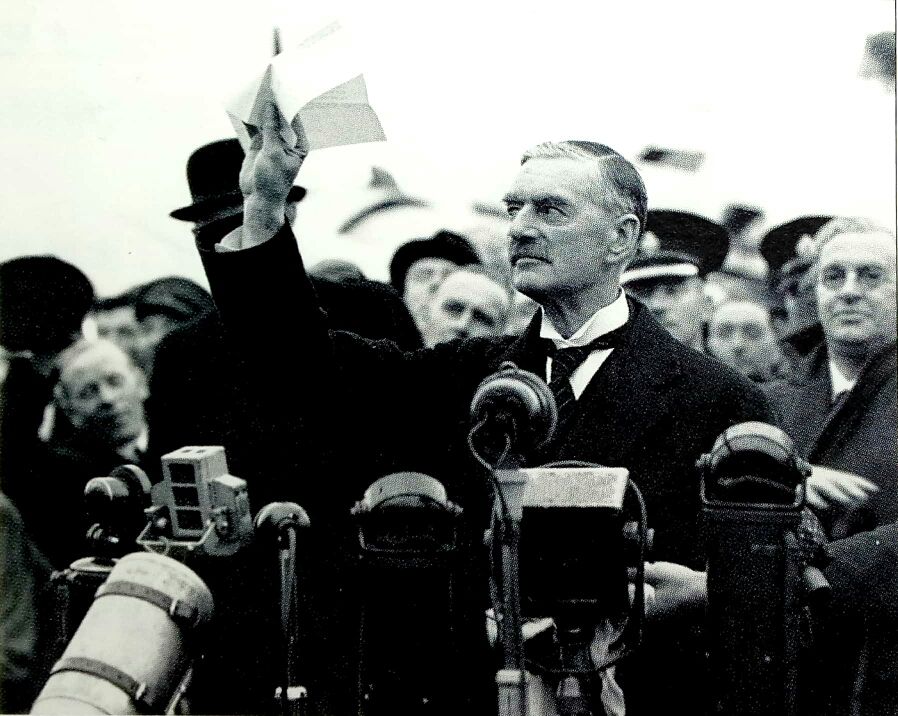 二战前,英国政府瞧不起希特勒!认为德国贫穷落后