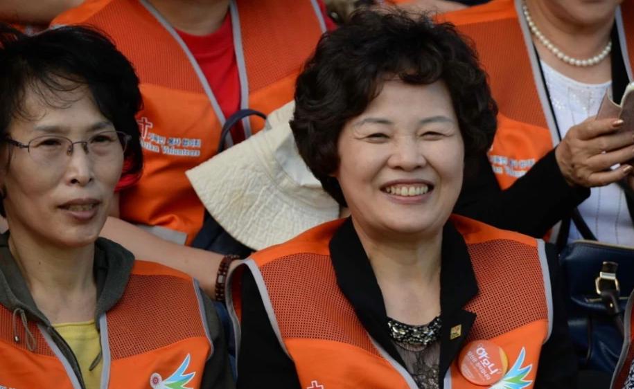 韩国大妈到中国都买什么,韩国大妈去中国买水果