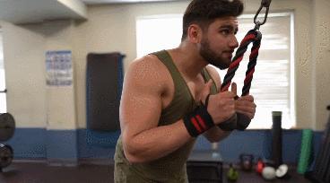 巨石强森健身计划,巨石强森训练时间表