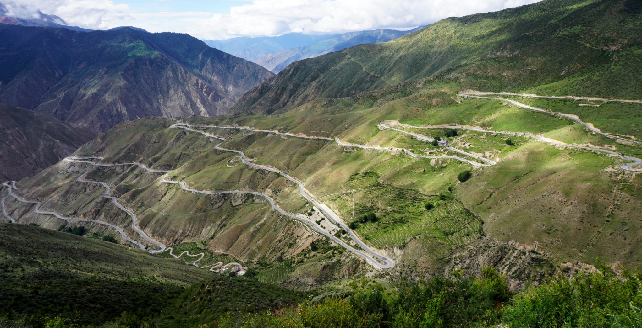 骑摩托车去西藏的旅游视频,摩旅318川藏线摩托车全程视频
