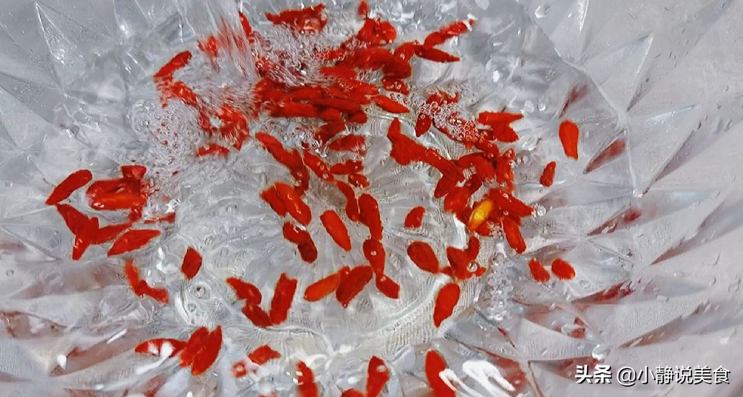 鸡蛋蒸枸杞好处和禁忌,吃生姜枸杞鸡蛋的好处