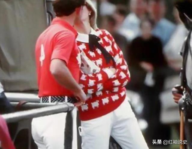 查尔斯送给凯特的珠宝,查尔斯与戴安娜的罕见甜蜜同框