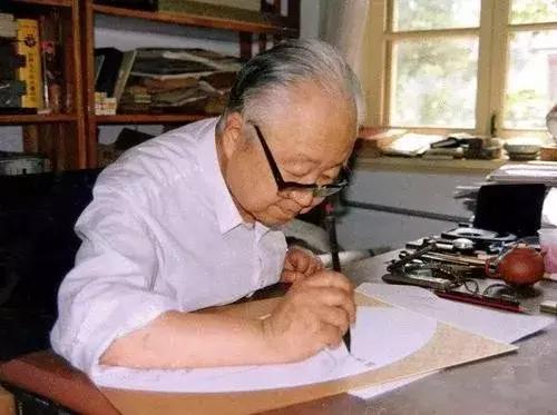 茶叶蛋之后，台湾专家又嘲笑我们吃不起榨菜？