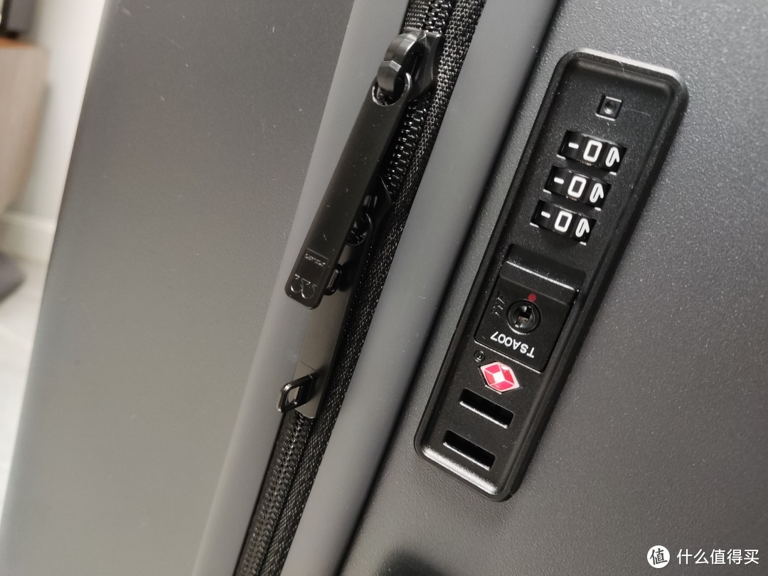 地平线8号静音万向轮旅行箱,24寸大容量行李箱地平线