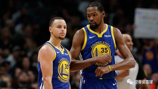 曝库里和安德玛锁定终身合同,库里为自己的糟糕表现道歉