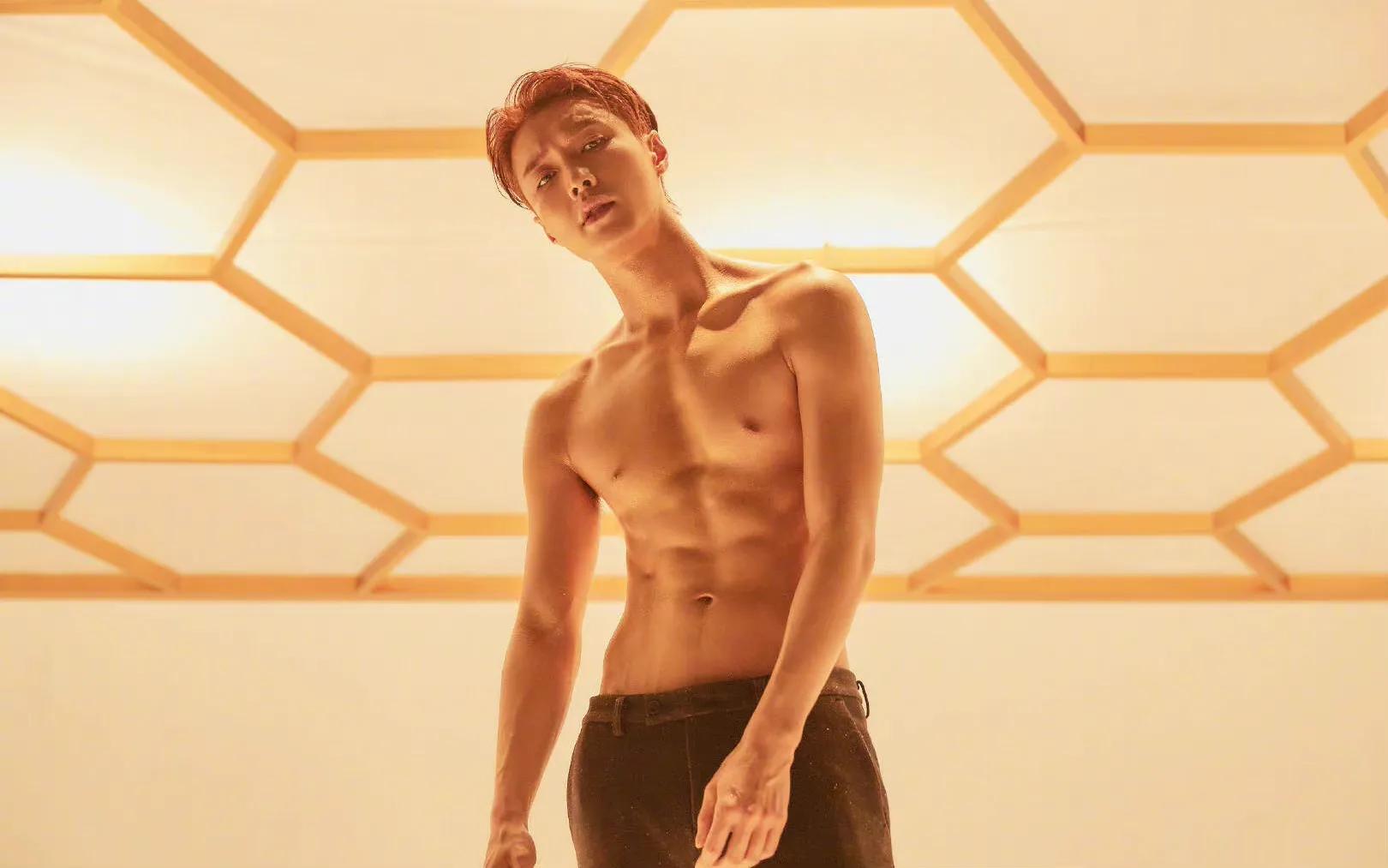 荷尔蒙爆棚的男明星的肌肉,痞帅行走的荷尔蒙男明星