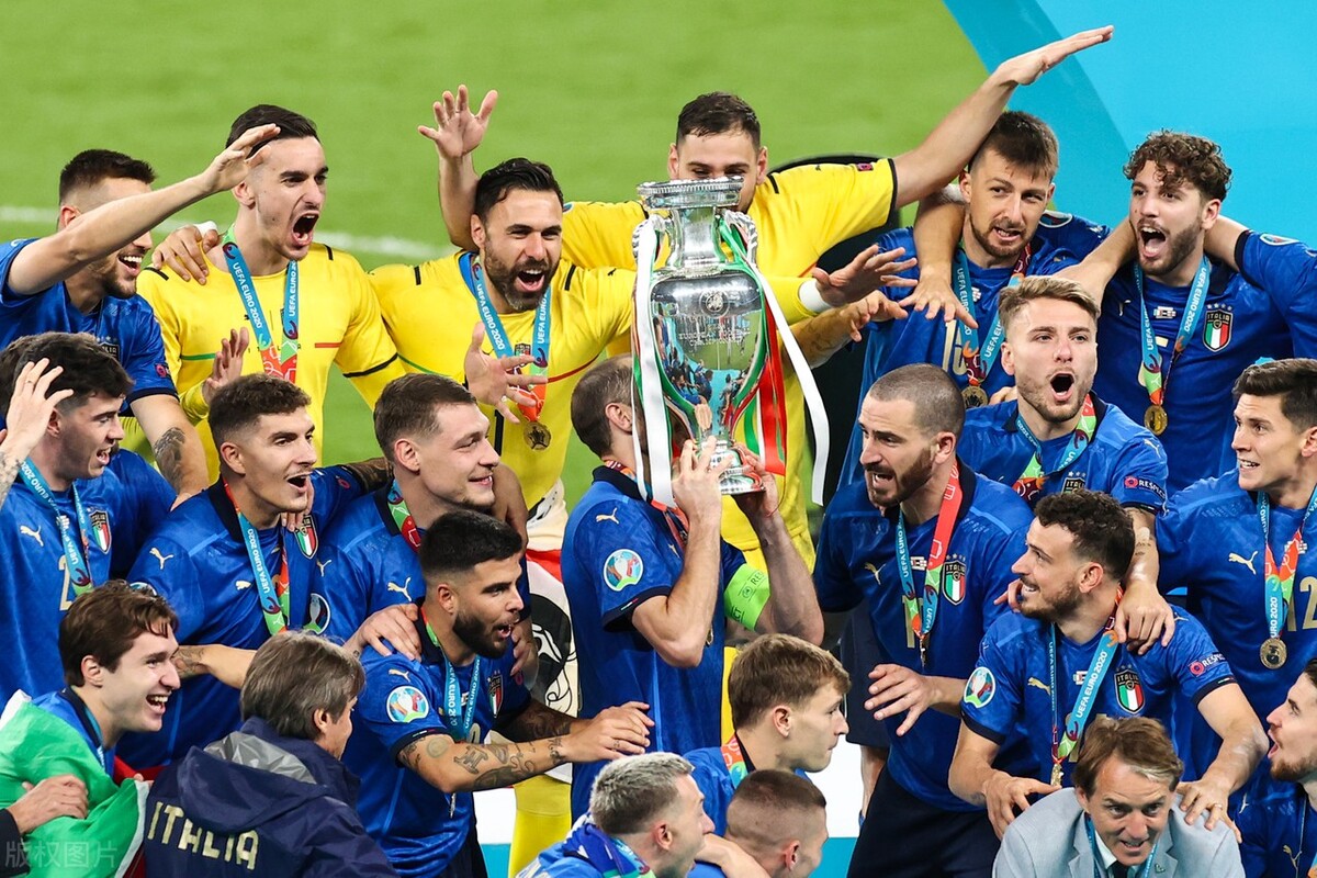 欧洲杯落幕！53年等待，幸运女神眷顾意大利，C罗荣膺金靴