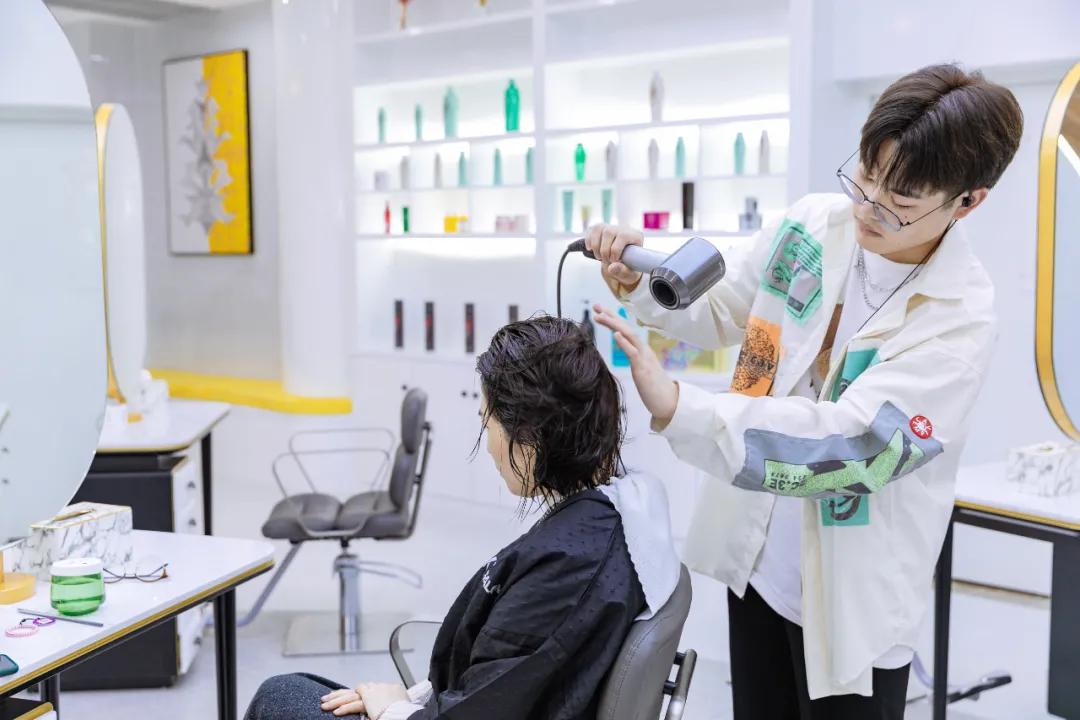 郑州这家高端salon,号称颜值改造机,专治各种“疑难杂症”