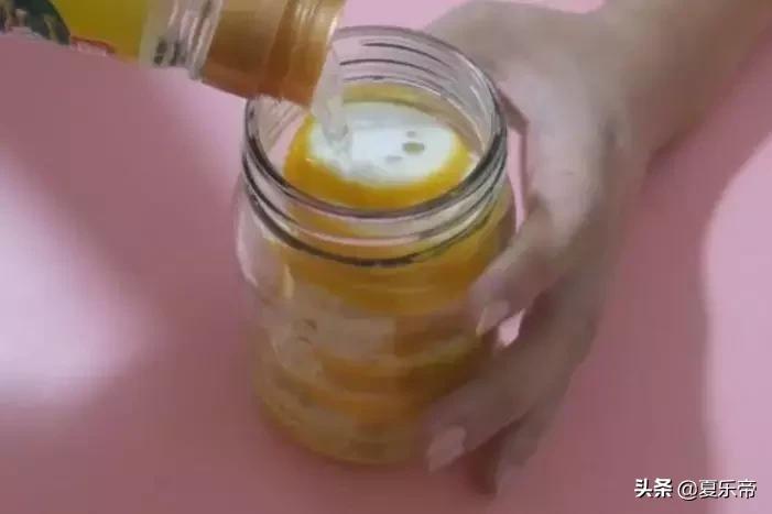 柠檬别再泡水喝了用白醋泡一泡,柠檬别再泡水喝