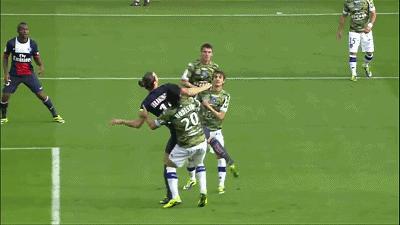 足球十个简单过人动作c罗,盘点c罗的5个顶级过人技巧