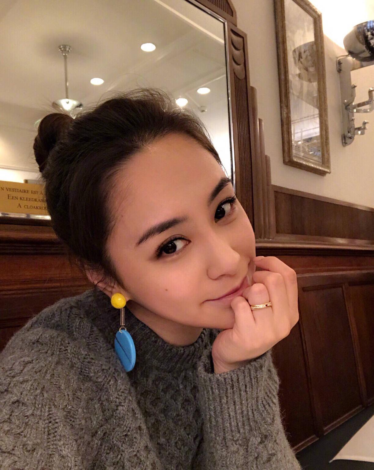 曾经很傻很天真的阿娇,“*照门艳**”12年后,还避不开陈冠希吗?