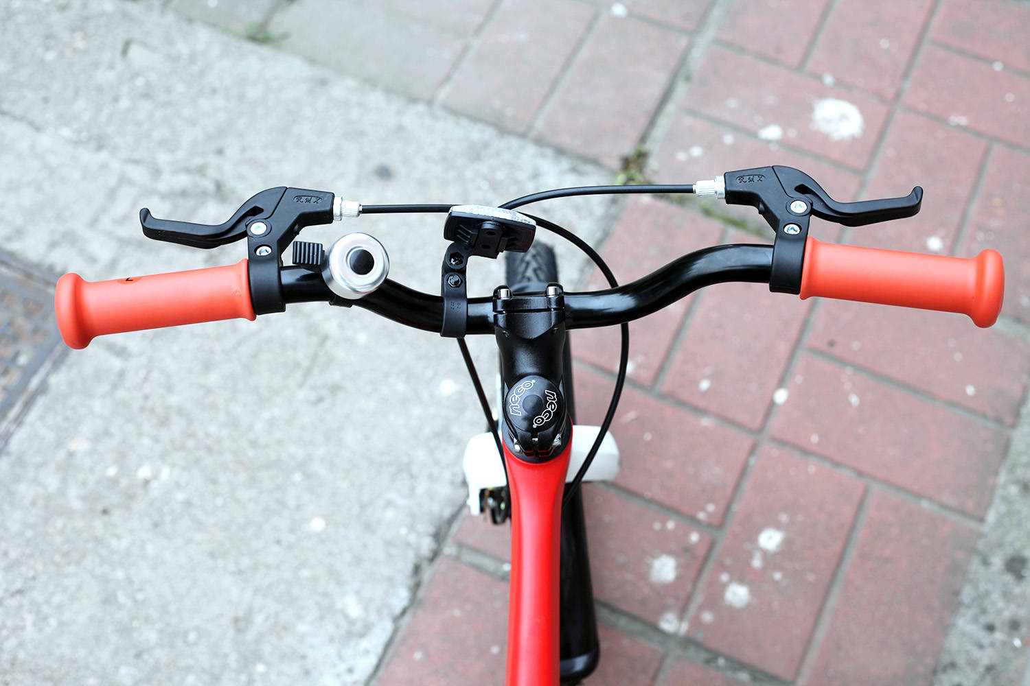 柒小佰自行车测评,六岁初学者自行车