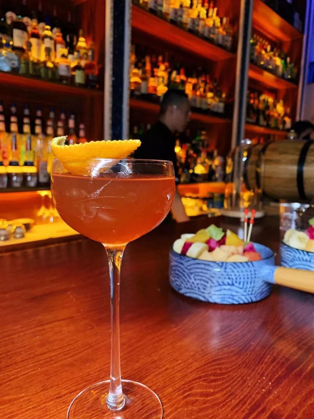 加鱼子酱的鸡尾酒喝过吗？长春首家分子鸡尾酒吧，味道太神奇了