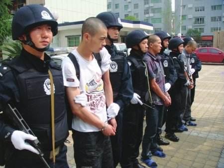 犯罪被抓获又逃跑怎么处理,抓捕过程中逃跑后再自首怎么处罚