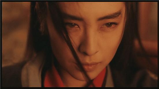 3个亦雌亦雄的大美女，一个46岁自杀，一个不婚不育，一个嫁富商