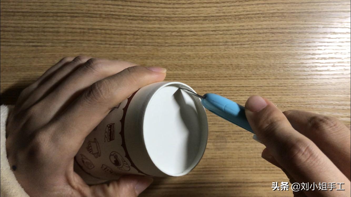 纸杯投影仪自制玩具玩法,纸杯投影玩具怎么制作教程