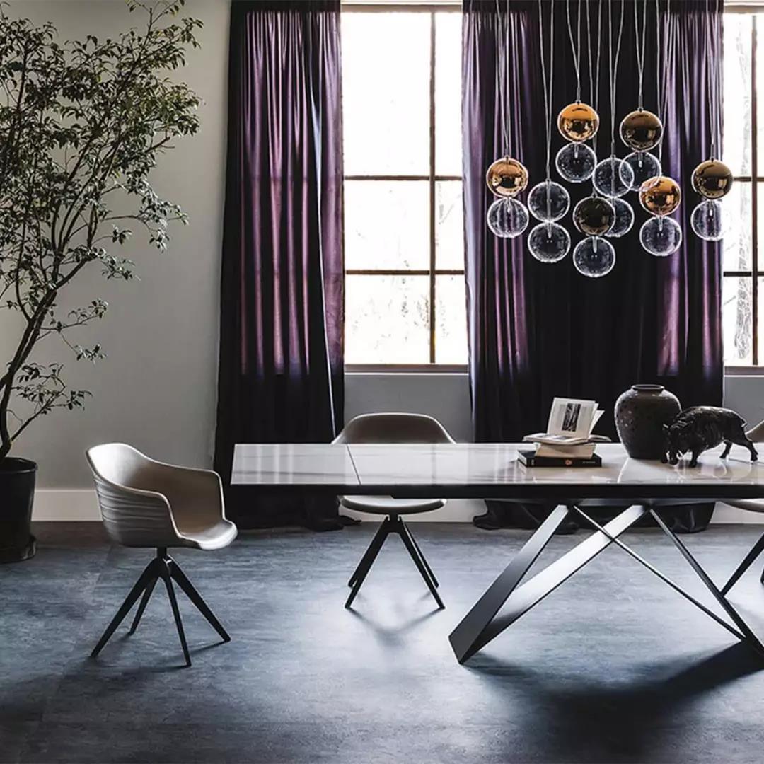 阿玛尼家具明星同款,阿玛尼标志家具