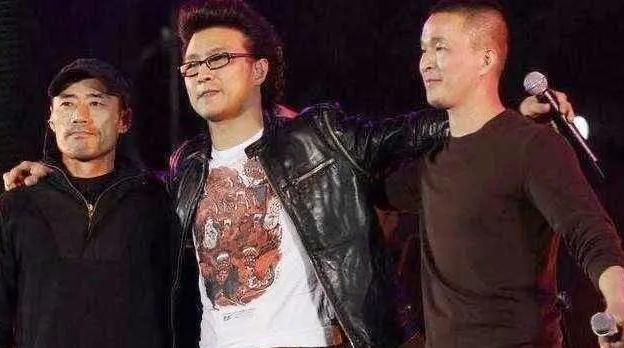 旭日阳刚的落魄，也是“草根”的无奈：昔日多风光，如今多落魄