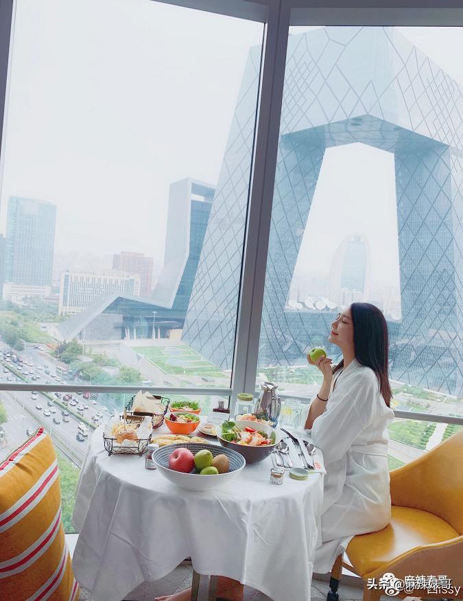 吃潘玮柏老婆的瓜竟然吃到乔任梁身上，揭秘网红们的PUA培训班