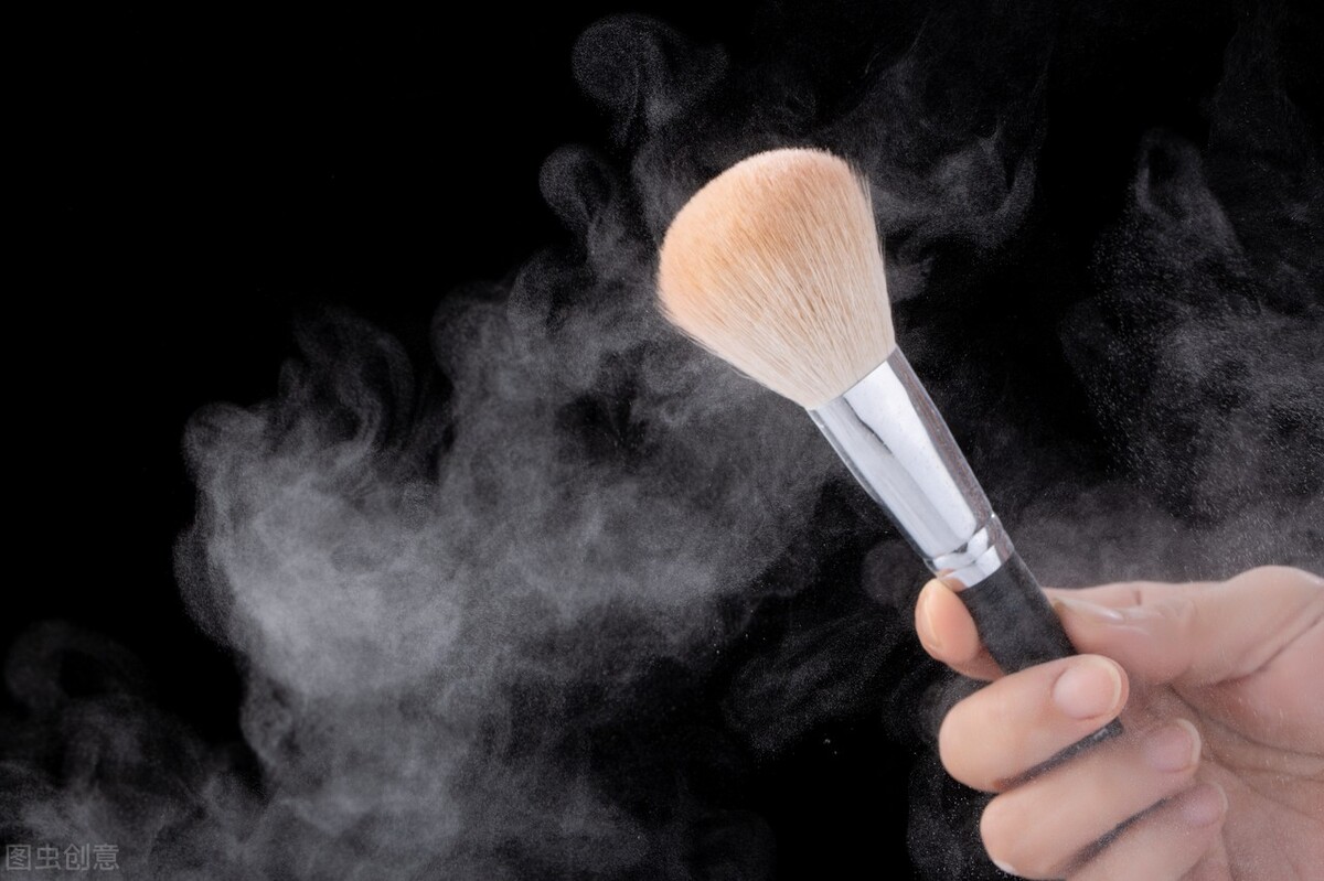 头皮爱出油教你几个小方法,男士头皮出油用什么洗发水控油