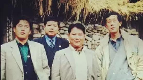 岳云鹏连续13年为郭德纲庆生,郭德纲岳云鹏在同龄人中成就