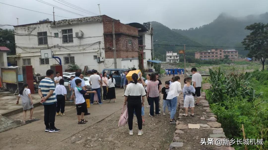 小朋友爱心公益暖人心,关爱孩子奉献爱心的公益活动简介