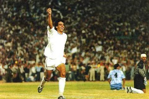 伊拉克足球英雄：生于*变政**，活于战争，死于病毒