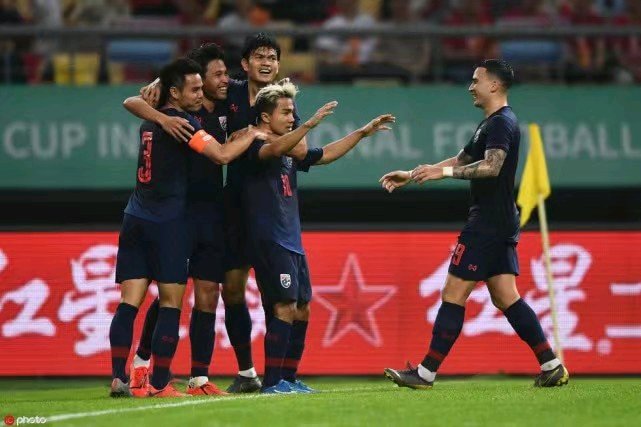 中国队想说爱你不容易,中国足球期待很美好