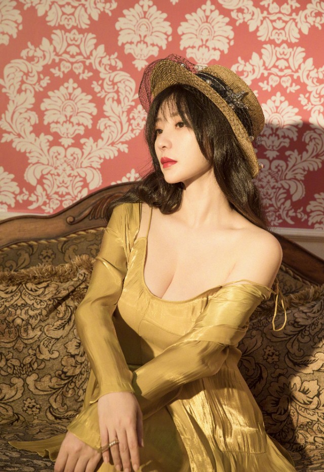 秋装搭配必备10款潮流单品,不同风格的秋装搭配