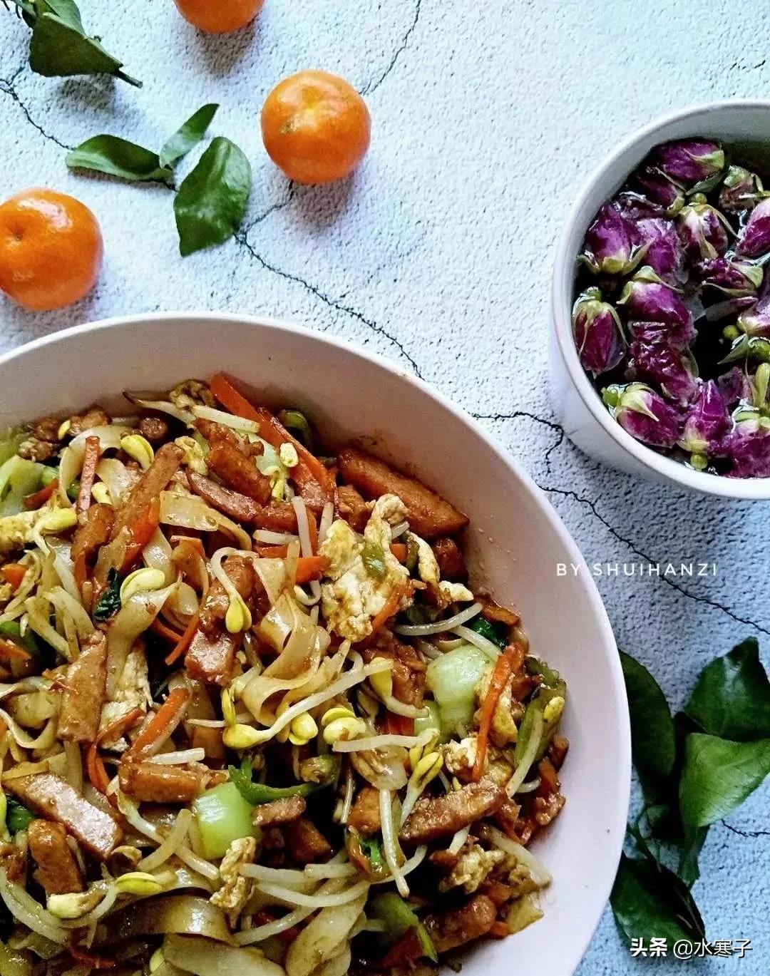 炒河粉的粉需要焯水吗,炒河粉时河粉用不用焯水