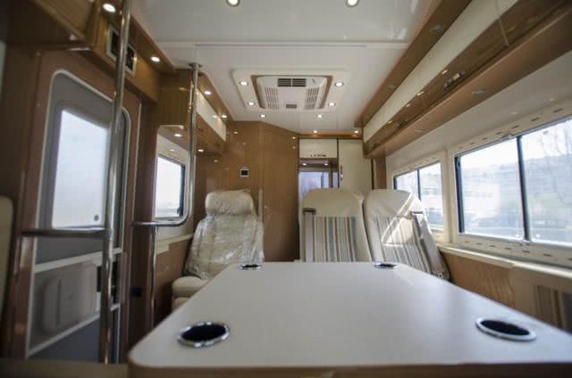 中天依维柯2045越野房车蒙古版,中天房车2021无拓展房车价格