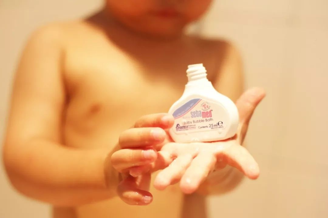 施巴新生儿沐浴露二合一,施巴婴儿泡泡沐浴露怎么样