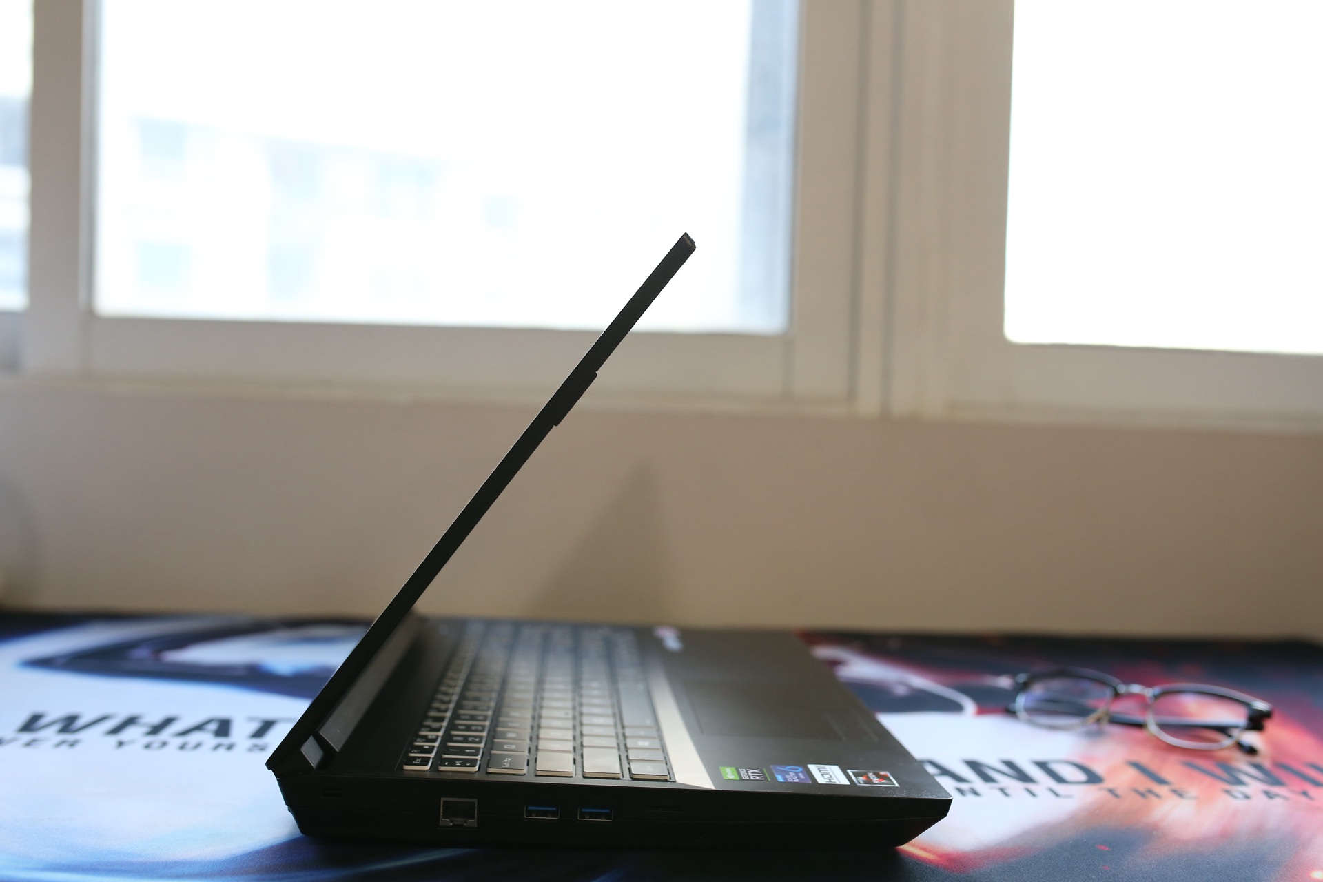 性能爆表！把台式机CPU装进笔记本，X5空妖R93900拆机评测