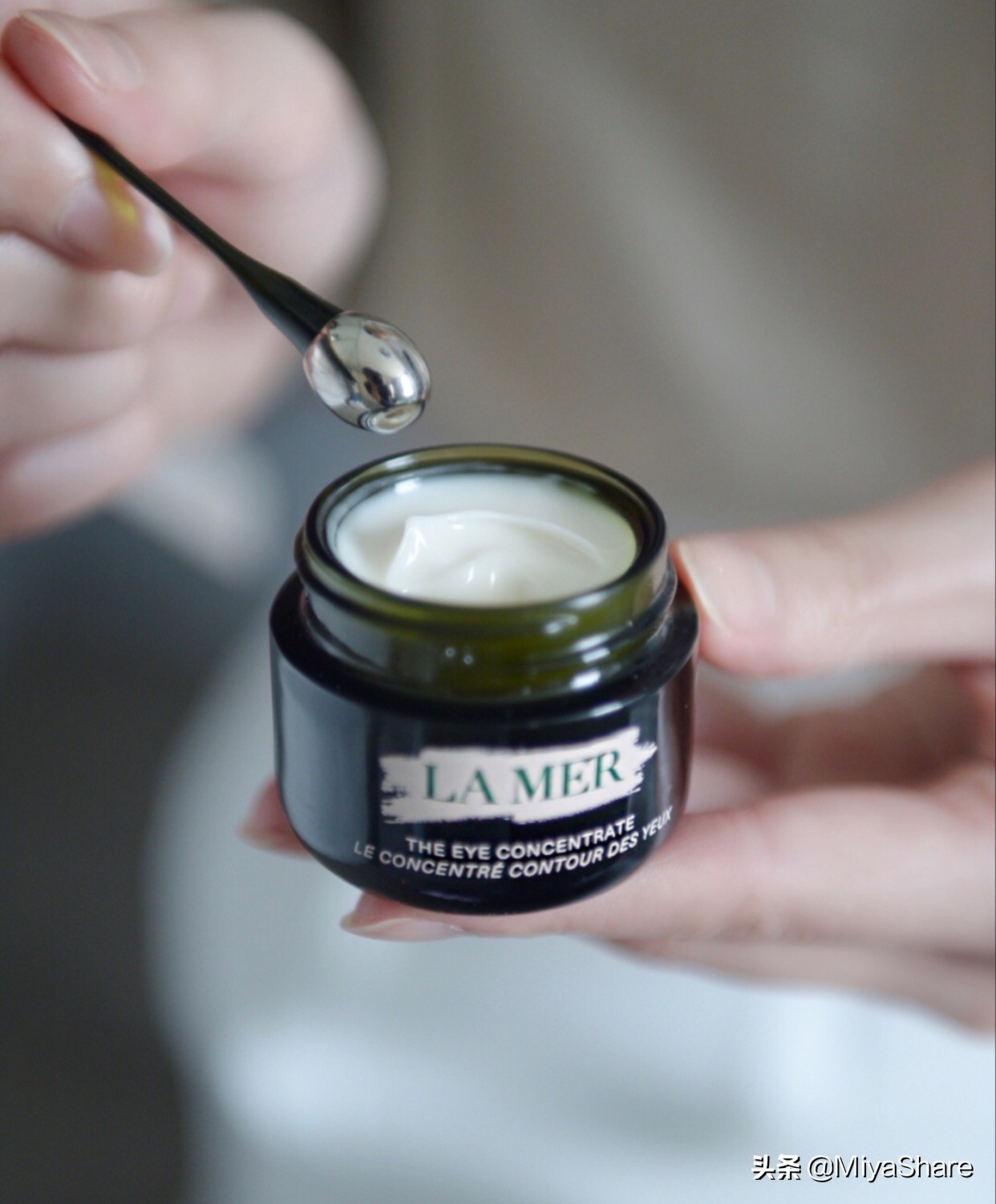 贵妇眼霜测评红黑榜,sk2跟娇兰眼霜哪个好用