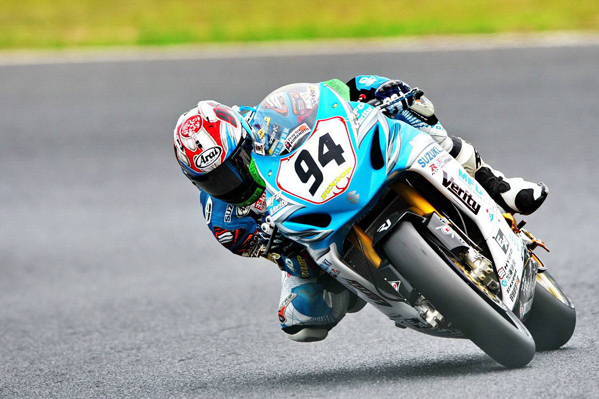 日企四缸600跑车的小灶J-GP2（4）：惟墙内香的Suzuki